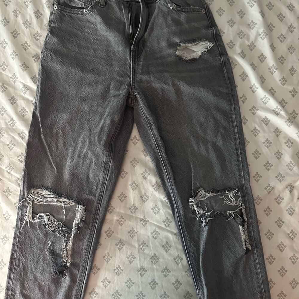 Distressed Gray American Eagle Mom Jeans